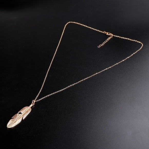 Gold leaf pendant necklace NWT hand crafted - Picture 2 of 3